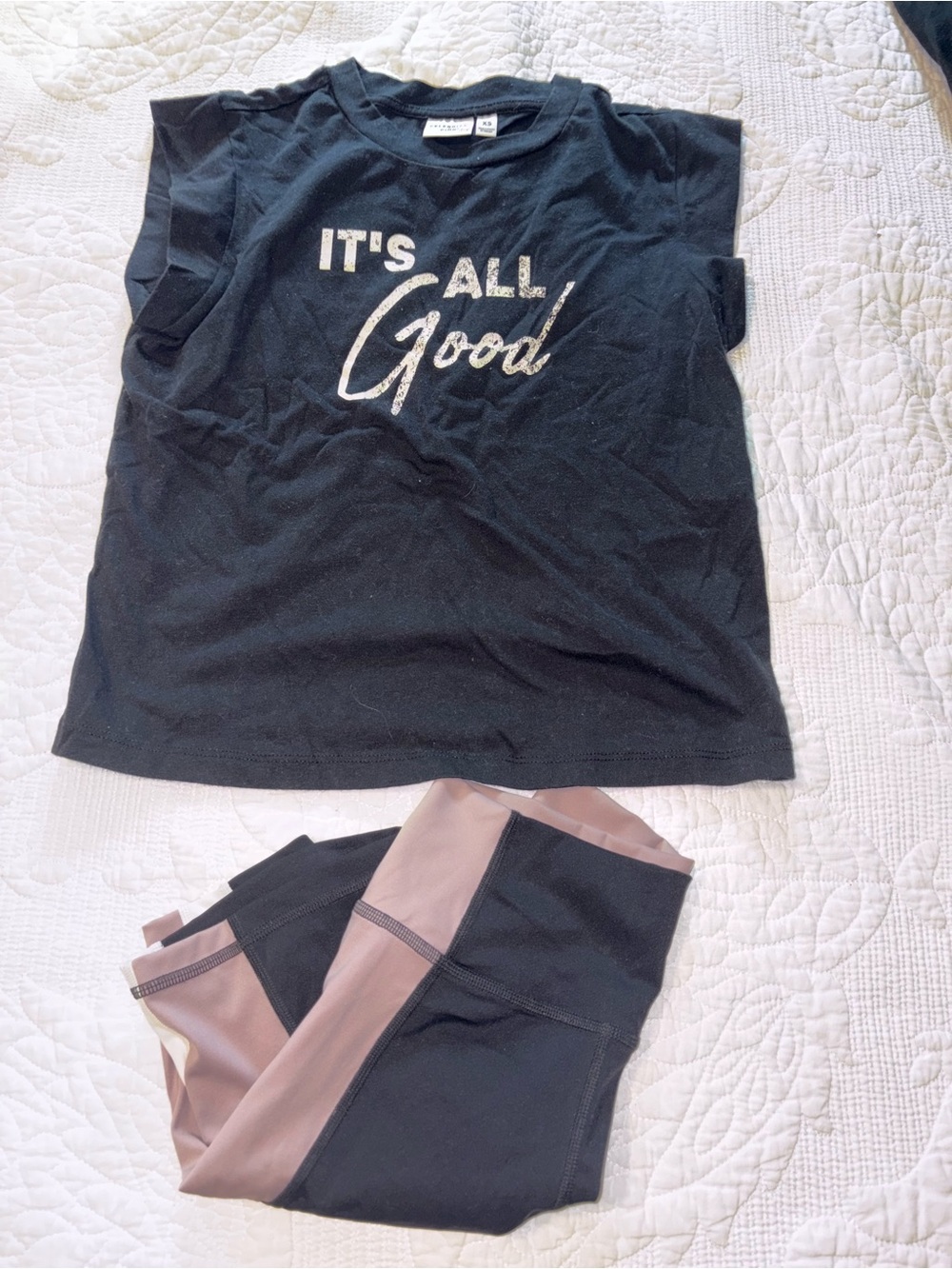 Outfit - Picture 3 of 3